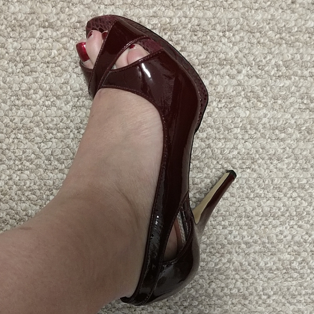 Shoes - Picture 7 of 8